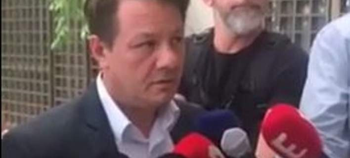 Με δικηγόρο προσήλθε ο πατέρας της Δώρας: «Μην βγάζουμε συμπεράσματα -Ας αφήσουμε την αστυνομία να κάνει τη δουλειά της» [βίντεο]